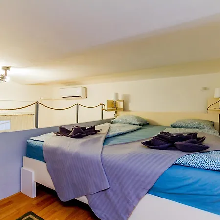 Appartement With Good Transport Links 3